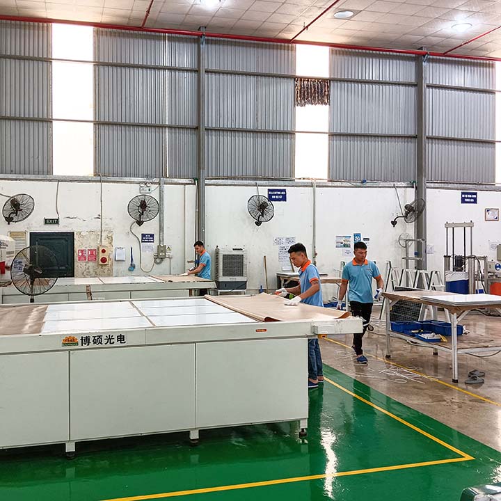 Automatic solar module laminator